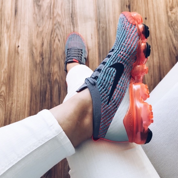 Nike Shoes - Nike air vapormax flyknit